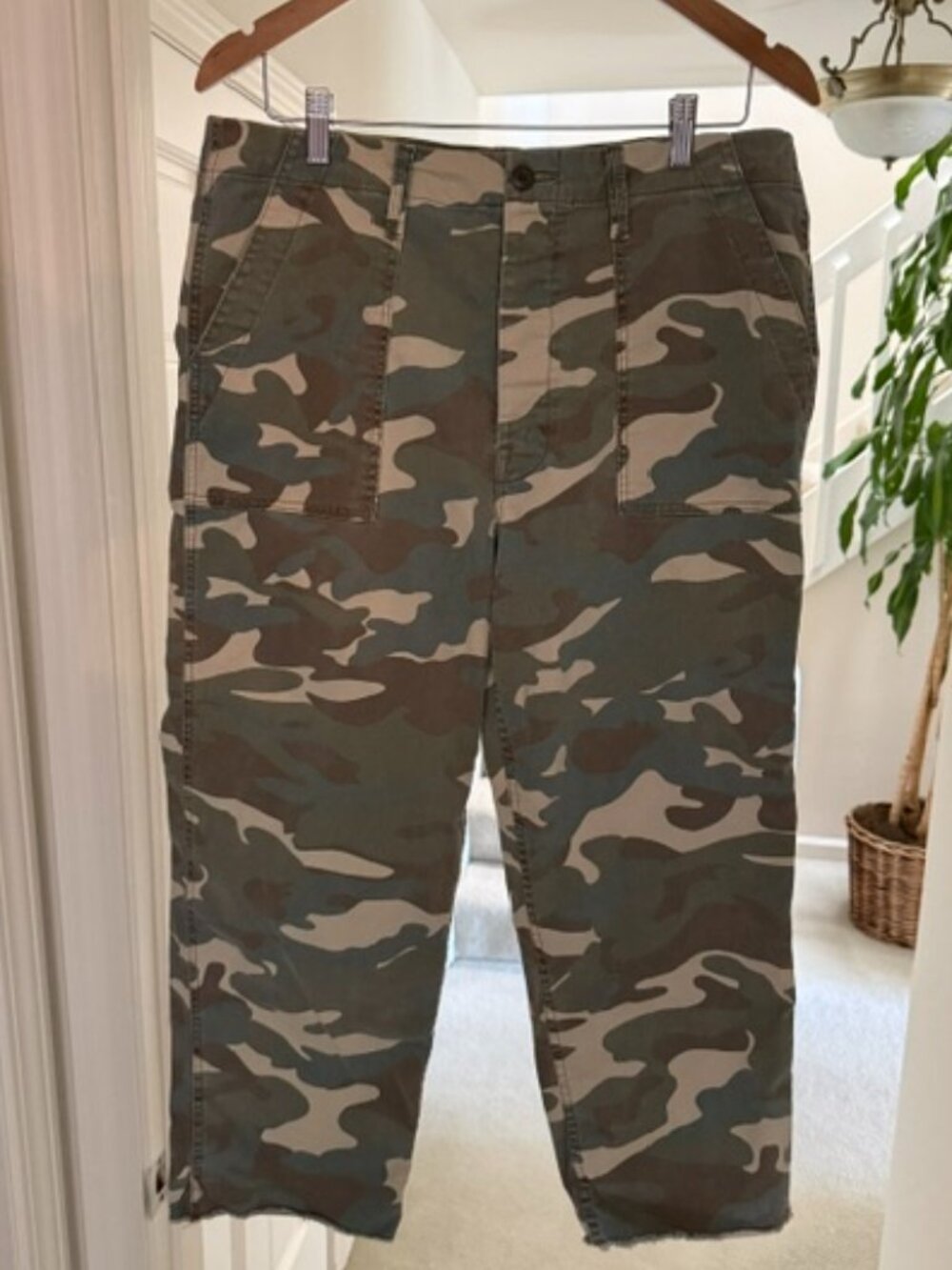 MOTHER Camouflage Cropped Utility Pants Size 32 Military Green